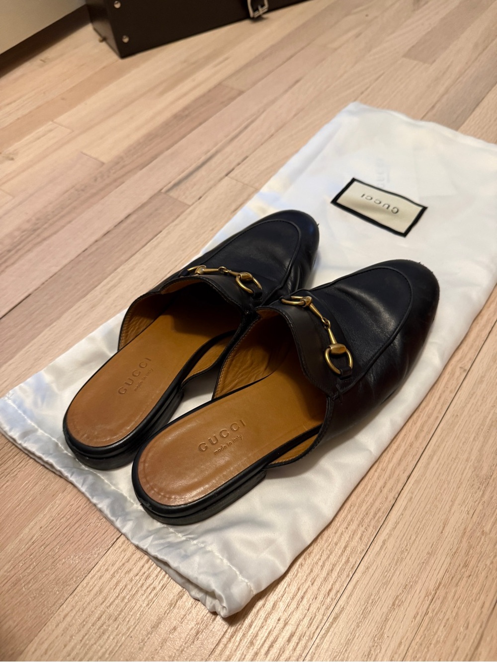 Gucci Women's Black Leather Horsebit Mules - Picture 2 of 4